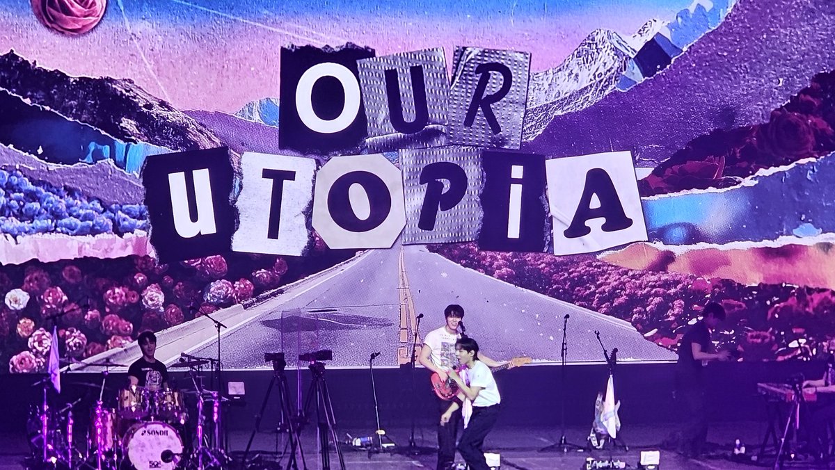 An_g_el_o's tweet photo. This concert healed me and broke me at the same time https://t.co/6xBBNTeTuk