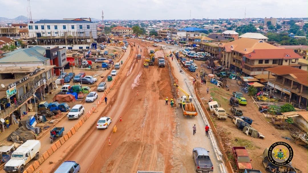 DrAmoakohene's tweet photo. This morning, we take you to the Suame Interchange, where work is progressing steadily and impressively.

Rango Construction is operating both day and night shifts to ensure the timely delivery of the first phase of the flyovers. Every passing day brings us closer to a modern transport system that will significantly improve mobility, reduce travel time, and enhance economic activity in the Greater Kumasi area.

We commend H.E. President John Dramani Mahama for his bold infrastructure agenda and express our appreciation to the Hon. Minister for Roads and Highways for the strong leadership and supervision driving this important national project.

The work continues, and so does our commitment to delivering quality infrastructure for the people of Ashanti and Ghana.

#BigPush #SuameInterchange #BuildingTheGhanaWeWant #AshantiRising