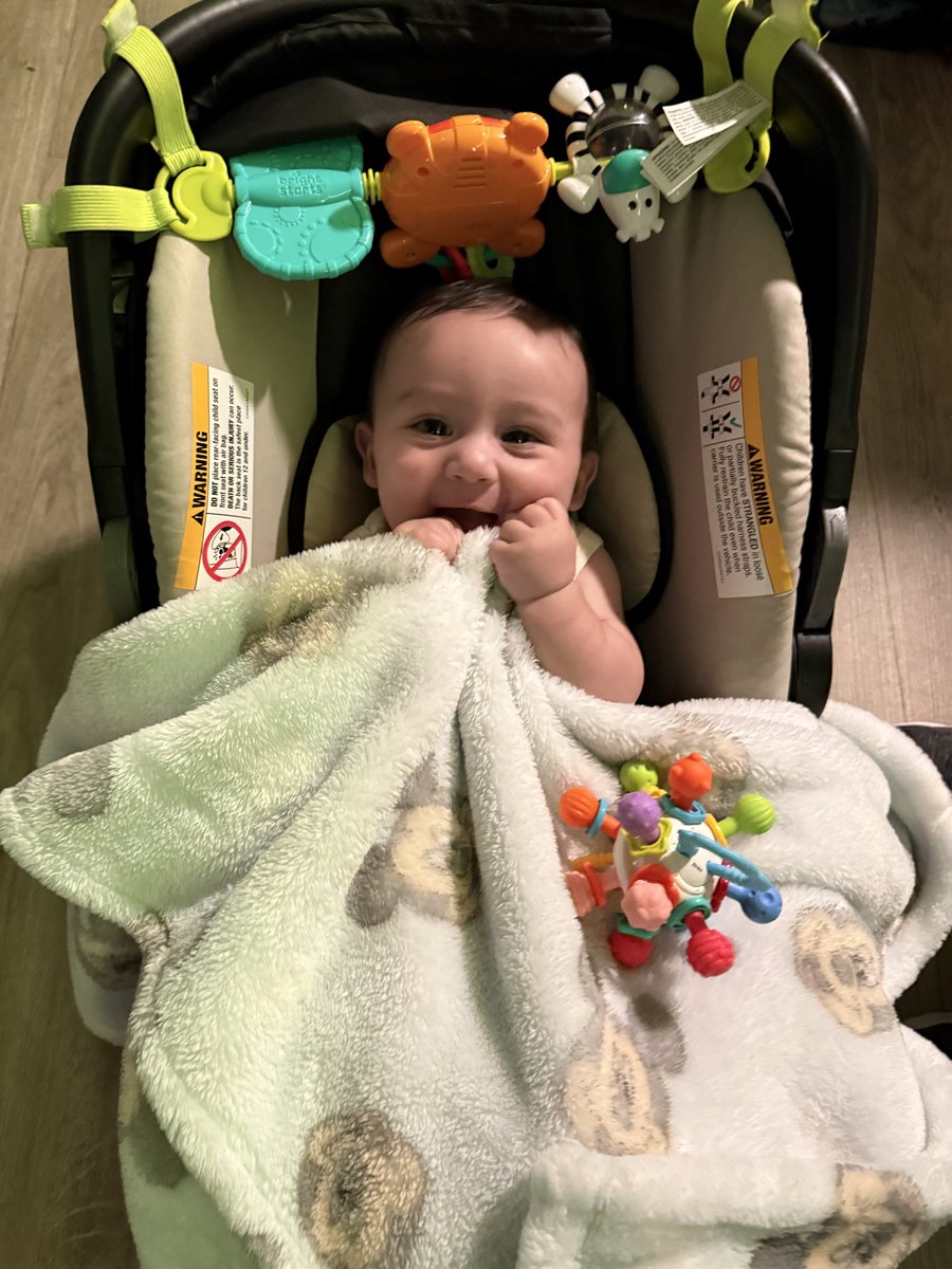 _cbc__'s tweet photo. So happy my family came and made it back home safely but I miss my little love 😢😞 https://t.co/prks25kmGk