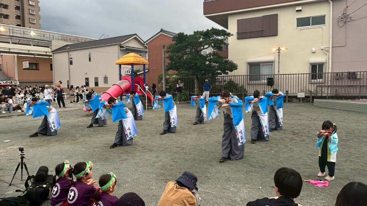 naruhana917's tweet photo. 昨日は高柳の夜店でのイベントに参加しました！
新曲、華街道２回目の披露でした^ ^
２巡目の演舞では☔️でベタベタになりましたが、みなさんの応援で楽しく踊りきれました♪
みなさん風邪をひきませんように🙏
#よさこい  #高柳の夜店 https://t.co/NeWG8xt3MN