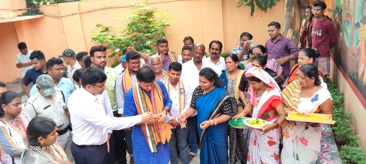 BdoKukudakhandi's tweet photo. କୁକୁଡ଼ାଖଣ୍ଡି ପଞ୍ଚାୟତ ସମିତି ଆନୁକୁଲ୍ୟ ରେ "ବିକାଶ ର ଧାରା ଓଡ଼ିଶା ସାରା" ଅବସର ରେ "ସୁଭଦ୍ରା ଶକ୍ତି କାଫେ" କୁ ମାନ୍ୟବର ବିଧାୟକ, ମାନ୍ୟବର ଜିଲ୍ଲାପାଳ, ଜିଲ୍ଲା ମୁଖ୍ୟ ପ୍ରକଳ୍ପ ଅଧିକାରୀ ଙ୍କ ଉପସ୍ଥିତି ରେ ଲୋକାର୍ପିତ କରାଗଲା। https://t.co/evUfL0A0VB
