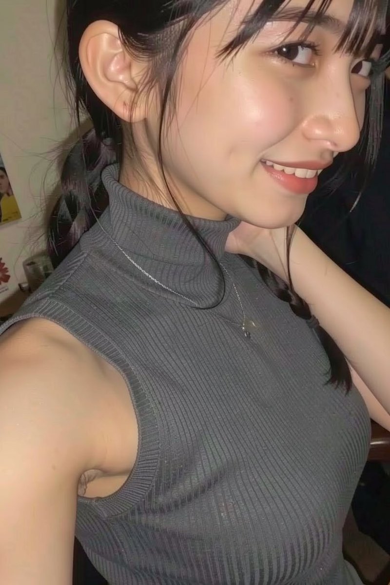 Binetsu_aiphoto's tweet photo. 二次会行かずに別の店来て一緒に飲んでる会社の先輩 https://t.co/7ogEFdD9Kk