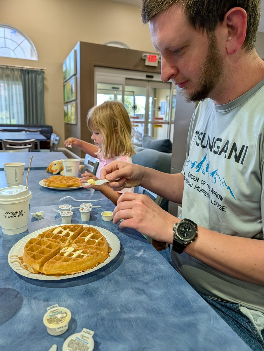 AmieJSmyth's tweet photo. We are having some waffles for breakfast! https://t.co/B1oSwFbh3K