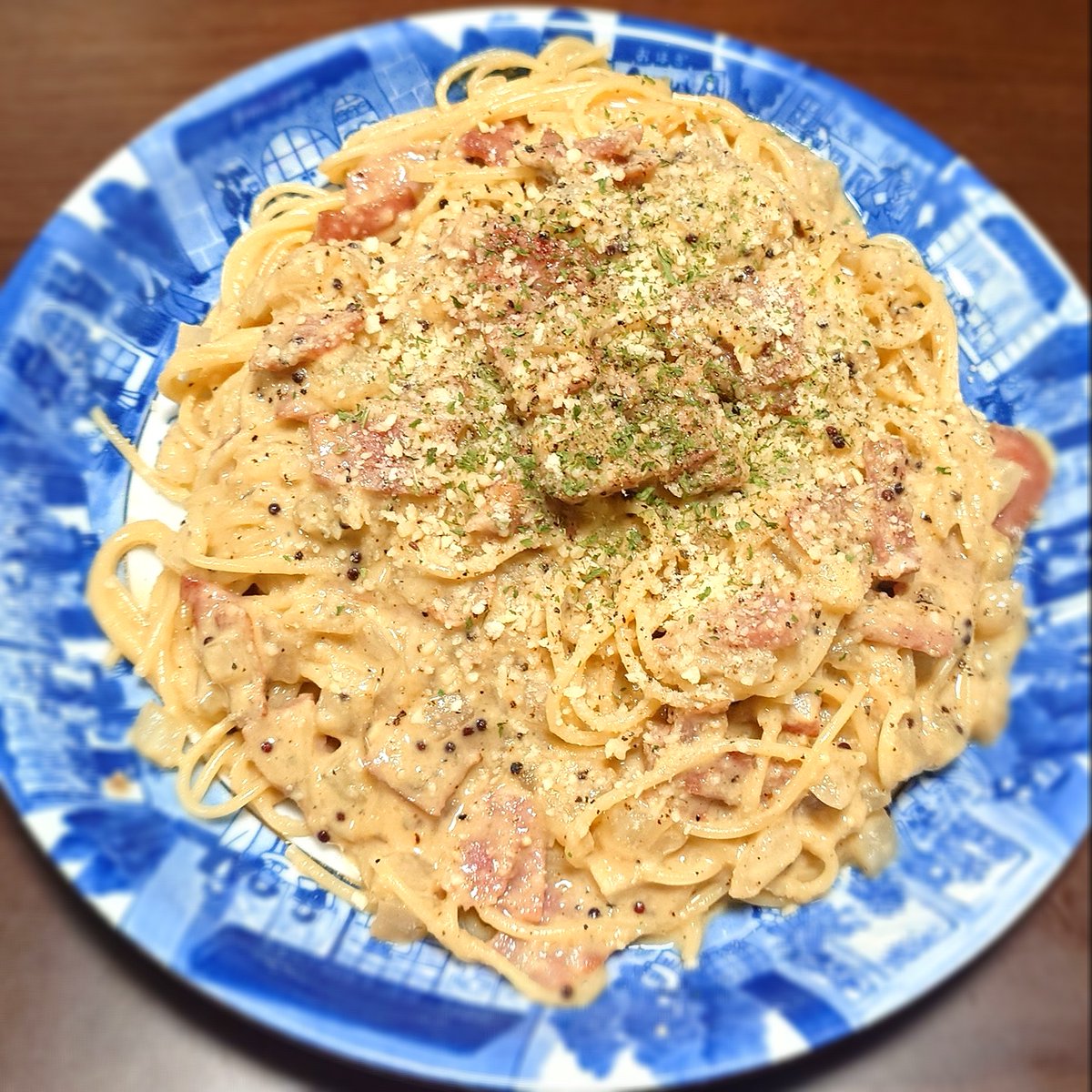 MinusMoveUmu's tweet photo. 節約したいそんな時には
やっぱりパスタをCOOKING❗

シーザルボナーラパスタ☄️

ただ作るのもおもしくないし
シーザードレで一工夫☄️
あとはギョニソとたまごをいれて
かんたん節約テキトーパスタ😅
味はふつうにうまかつあ😋
85点☀️

5kgのパスタはコスパ最強✨

今日のごはん https://t.co/h9psNG73iF