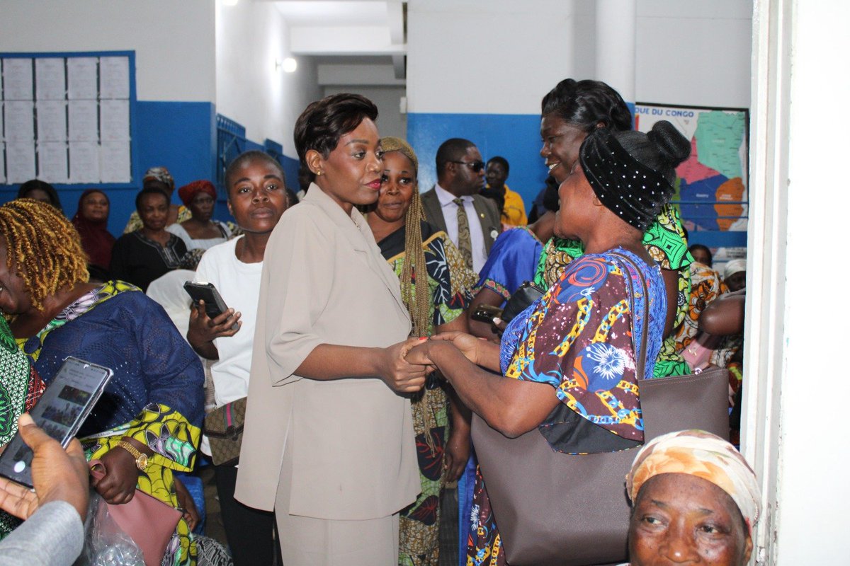 360Congo's tweet photo. Un important rassemblement de femmes à Pointe-Noire en soutien au Pacte social, avec Yenni Clara Mathurin Oseti Mberi Mokieto qui a souligné le rôle des femmes dans le développement et promu la solidarité en partenariat avec Denis Sassou Nguesso 🇨🇬
#Congo https://t.co/bNnUhgdY7s