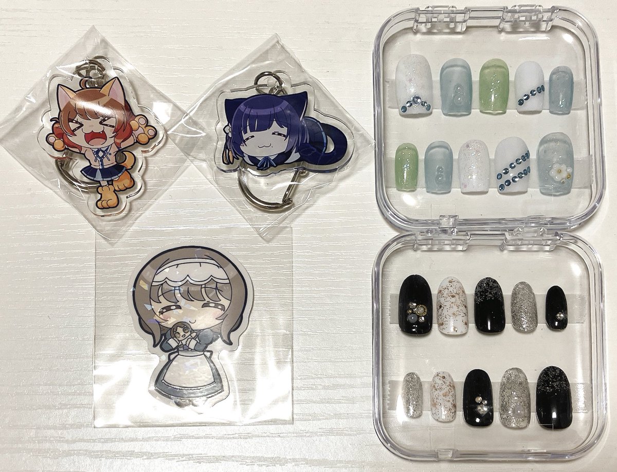 Dmicro396's tweet photo. イベント落ち着いたので、BOOTH更新しました！

今回追加したのが1枚目の画像のアクキー、ステッカー、ネイルチップになります！
ケモキャラグッズ買っていただいた方にはピカチュウステッカープレゼントに加えて、今回からは学マスグッズ買っていただいた方には3人組ステッカープレゼントいたします！ https://t.co/gQBlWpSqML