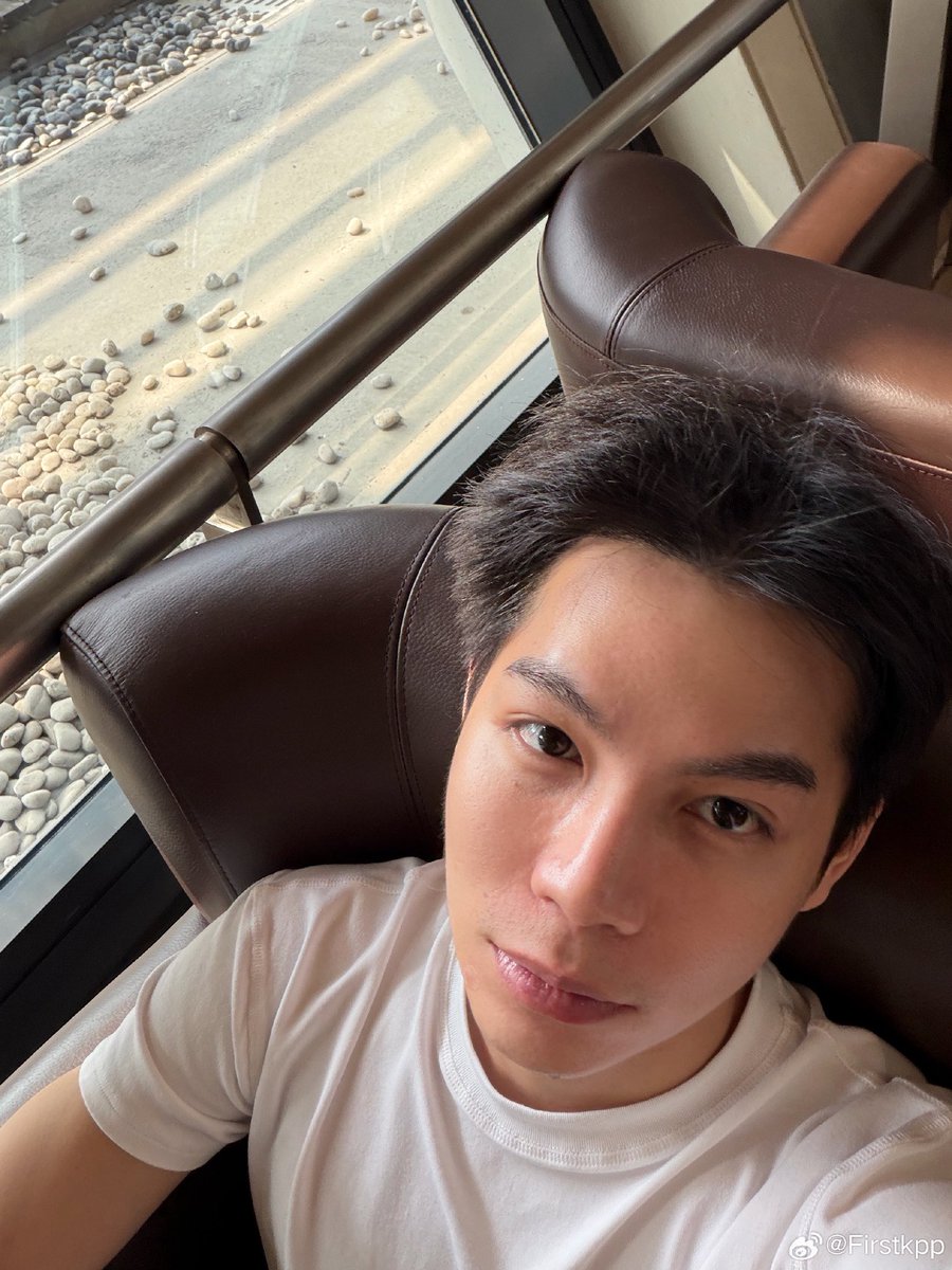 First_Memorie's tweet photo. 很高兴见到大家。感谢所有来看我的人。我祝愿大家身体健康。保重身体。我非常爱你们。下次见🤍🫶🏻🧡🍊✈️🍀 ​​​

➖ Weibo : Firstkpp (Update)

#Firstkanaphan 
#กองทัพของเฟิร์ส https://t.co/UakrAgCtc1