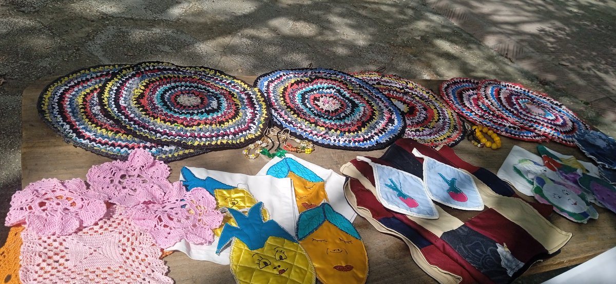YalisetL's tweet photo. Expoventa artesanal cada sábado en la Plaza Cultural de #Baguanos, #Holguín, con excelentes ofertas en este #VeranoConMiGente. https://t.co/gAwBbGsfy9