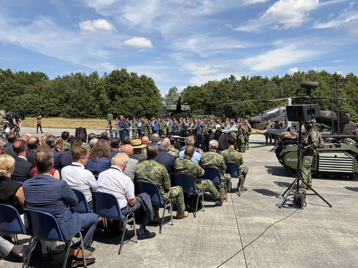 RoelSchrein's tweet photo. Defensieminister Yesilgöz: we bouwen een andere krijgsmacht, gebaseerd op de ervaringen in Oekraïne https://t.co/ANZBC4fEH4 https://t.co/8E2FYpzock