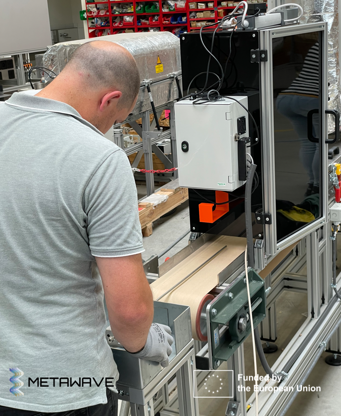aimenct's tweet photo. 📍 Last week, #aimenct integrated prototypes and fibre optic sensors into the furnace belt at Fricke und Mallah as part of the #METAWAVE project. The sensors monitor moisture and temperature in real time, improving process control and efficiency.
#AIMENResearch #FiberOptics https://t.co/09O9kpNssi