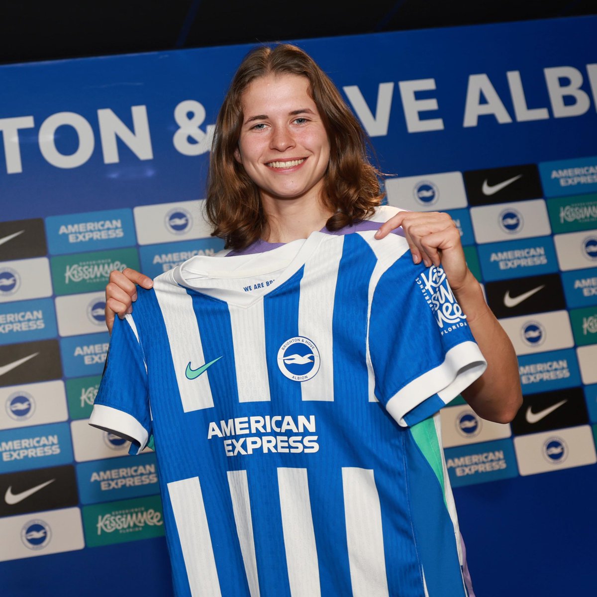 BHAFCWomen's tweet photo. 💙🤍 https://t.co/lTrZij9FtH