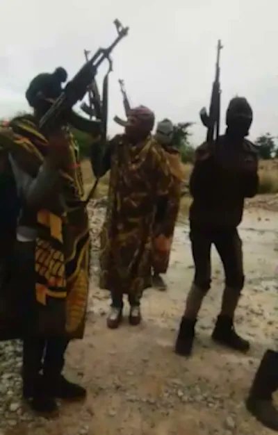 ISephara's tweet photo. According to the government, the dangerous armed Zama Zama's on the left are not threatening instability and dont need to be guarded 

According to the government, the unarmed marchers on the right are "terrorists", "threatening instability", and must "be guarded" https://t.co/sEm5aRSe7w