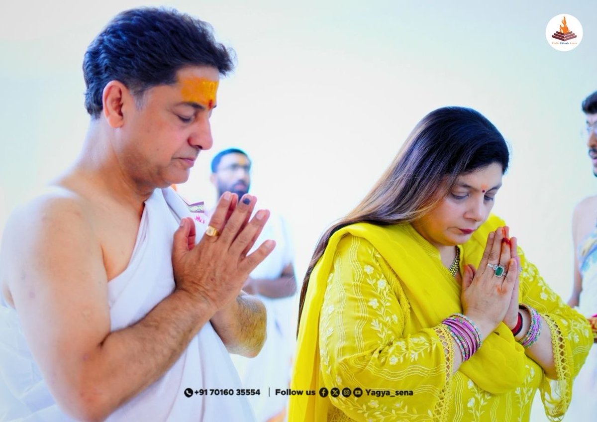 yagyasena's tweet photo. आगरा में दिव्य नवचंडी महायज्ञ सफलतापूर्वक संपन्न हुआ। जय माँ चंडी!
#yagyasena
#maachandi
#agra
#sanatandharm
#thevedicritualteam https://t.co/dKMye5Je1b