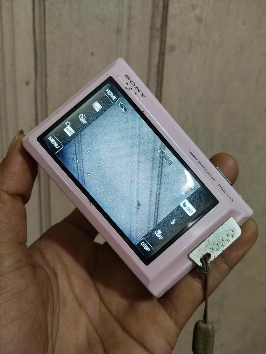anyagoestoptn's tweet photo. WTS/JUAL Sony DSC T70
Fungsi normal
Touchscreen normal
Layar bintik polarisas
Zoom in/out lancar
Flash hidup normal
Tutup batre patah/hilang
Kelengkapan: unit kamera, batre
Lok medan, sumatera utara
pengiriman manual, cod sekitar medan tembung, nerima rekber
#zonauang #zonajajan https://t.co/W7DaRofRBG