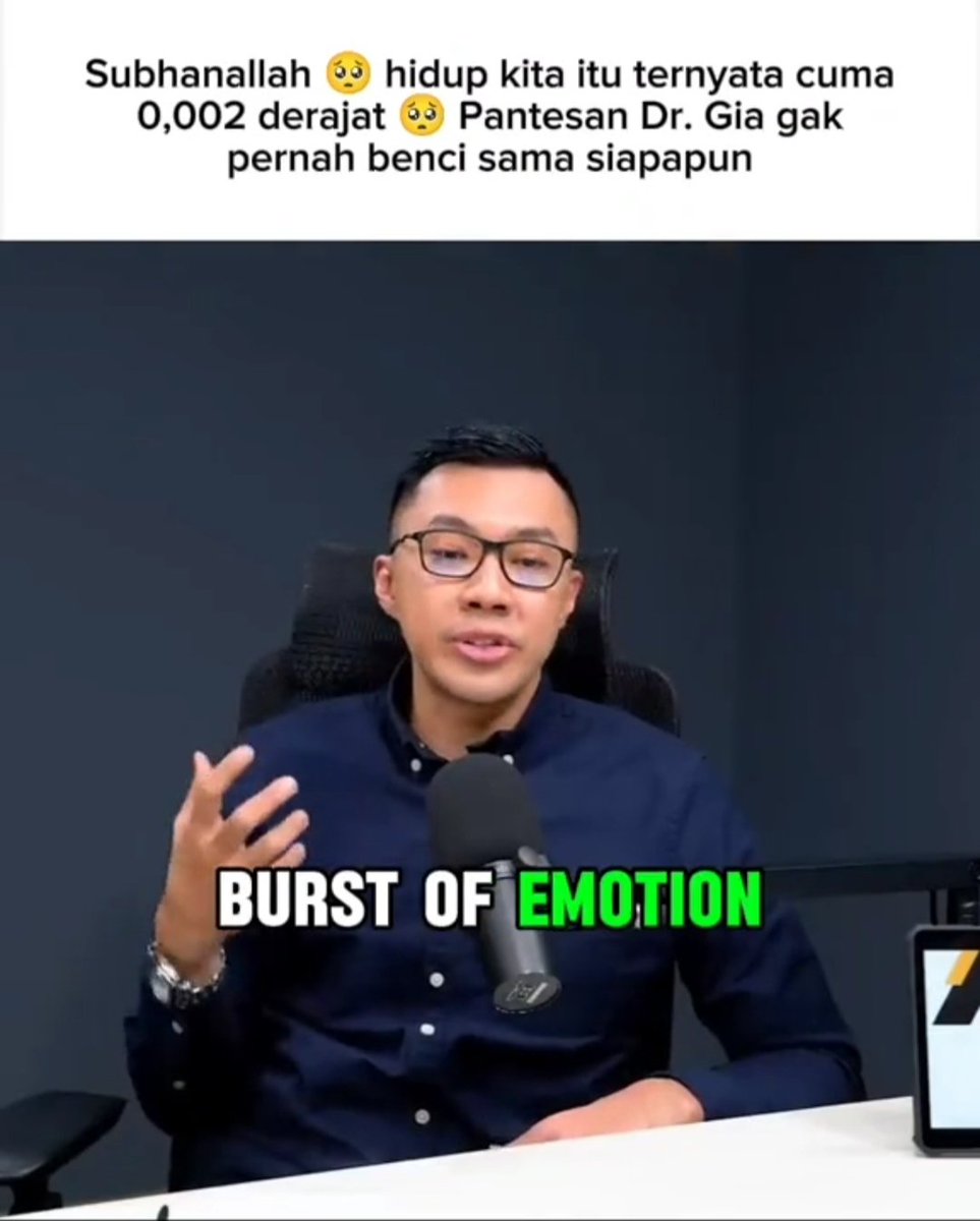 khasmuyk's tweet photo. Nasehat dari dr Gia:

"Hidup kita itu ternyata cuma 0,002 derajat jadi gak perlu benci sama siapapun" https://t.co/PvUcTlbbhO