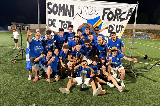 elcargolpenedes's tweet photo. ⚽️La Llacuna culmina una gesta històrica: ascens a 3a Catalana i un poble bolcat amb el seu equip
https://t.co/vm3KrS7d55 https://t.co/JqQu6JFhkz