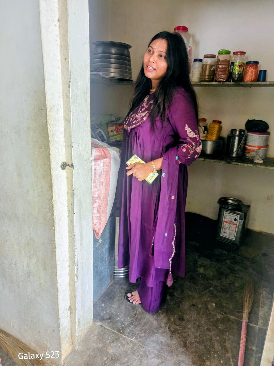 DSO_DevB_Dwarka's tweet photo. તા.૨૩/૦૬/૨૦૨૬નાં રોજ  ખંભાળીયા તાલુકાનાં ભાડથર પ્રાથમિક શાળા ખાતે  પી.એમ.પોષણ યોજનાના કેંદ્રની તપાસણી કરવામાં આવી. જેમા વધુને વધુ બાળકો ઉક્ત યોજનાનો લાભ લે તે માટે સંચાલકોને સમજુત કરવામાં અવ્યા. https://t.co/v71FR8gqOZ