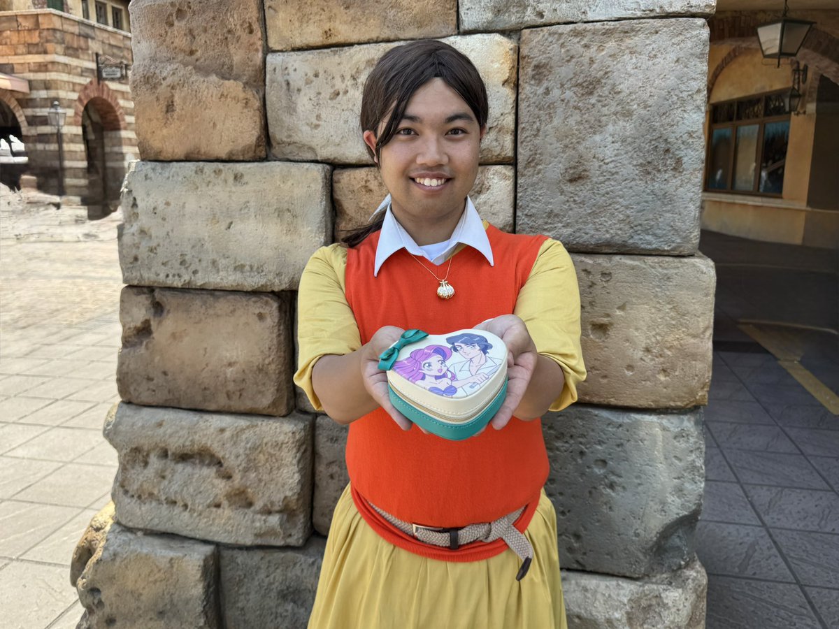 tetsuyaoidisney's tweet photo. ｢ママ、パパ、いつもあ��がとう！｣
※本当は父の日当日に投稿したかった
#ディズニーバウンドコーデ #リトルマーメイド2 #メロディ https://t.co/c4rW4afnXH
