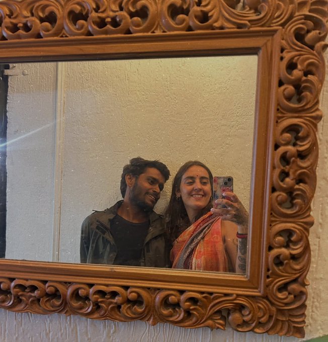 ChuddyPasha's tweet photo. Indian Man and his Argentinian Girlfriend 🇮🇳❤️🇦🇷
#IMLF #Interracial #WorldCup https://t.co/NIbnT9BF7i