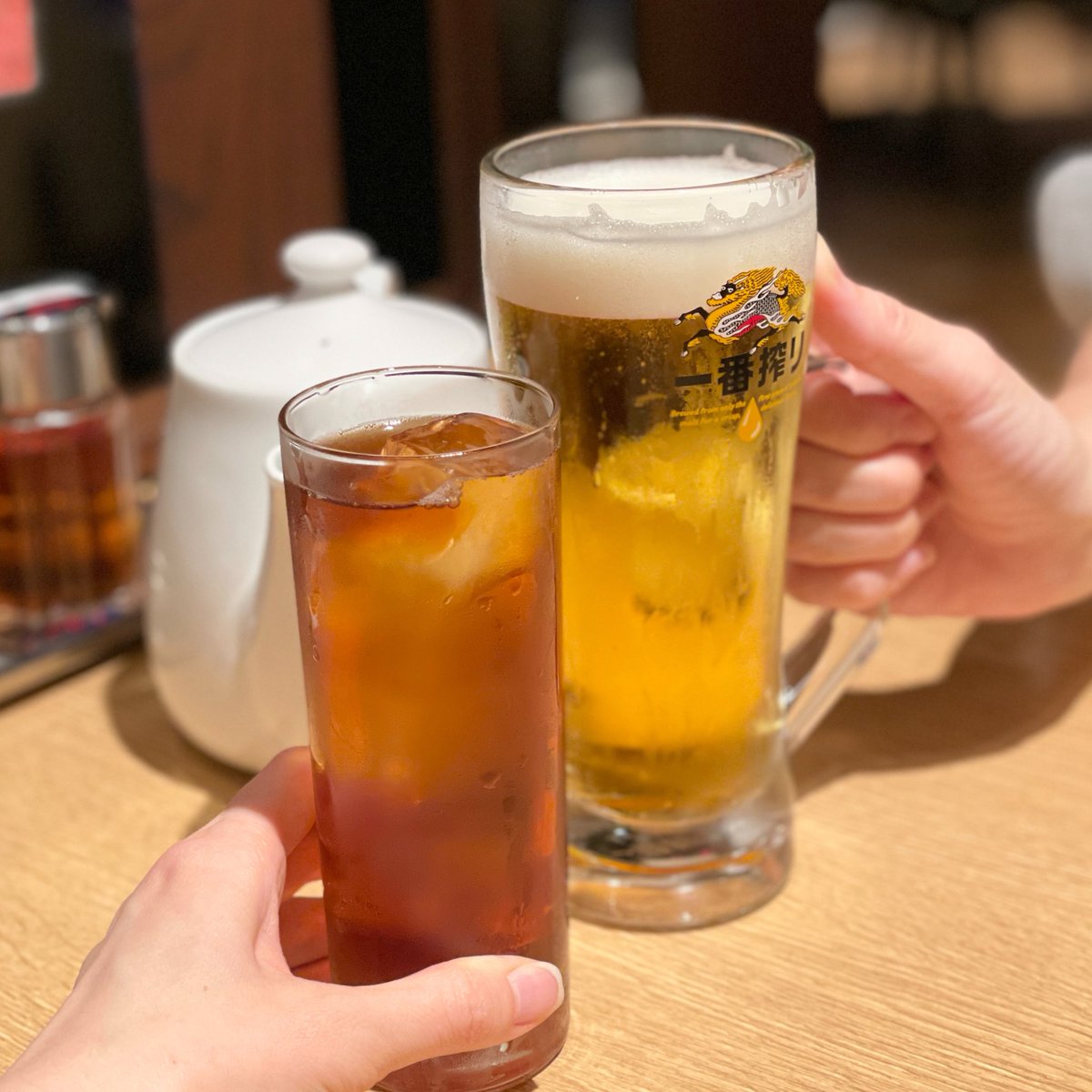 narumisaka's tweet photo. 美味しいものを食べながらクリエポお疲れ様会をしました！🥢 https://t.co/8WYCSbl3iL