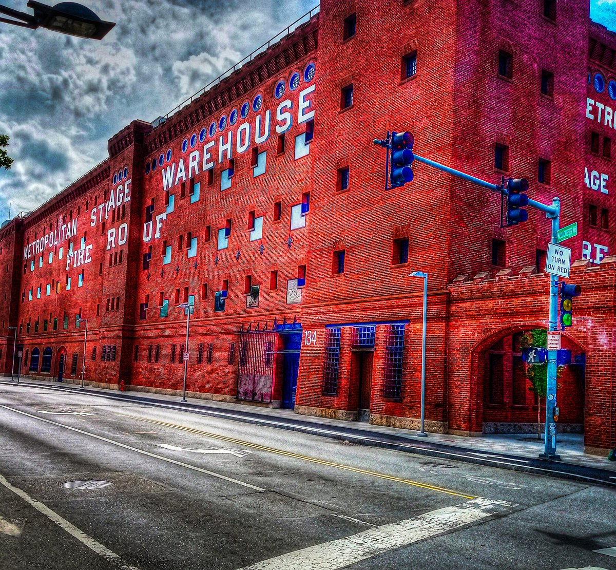 paulsportrait's tweet photo. Happy Monday! "Metropolitan Storage Warehouse" on #MassAve #CambMA https://t.co/tWsSAuuiGp