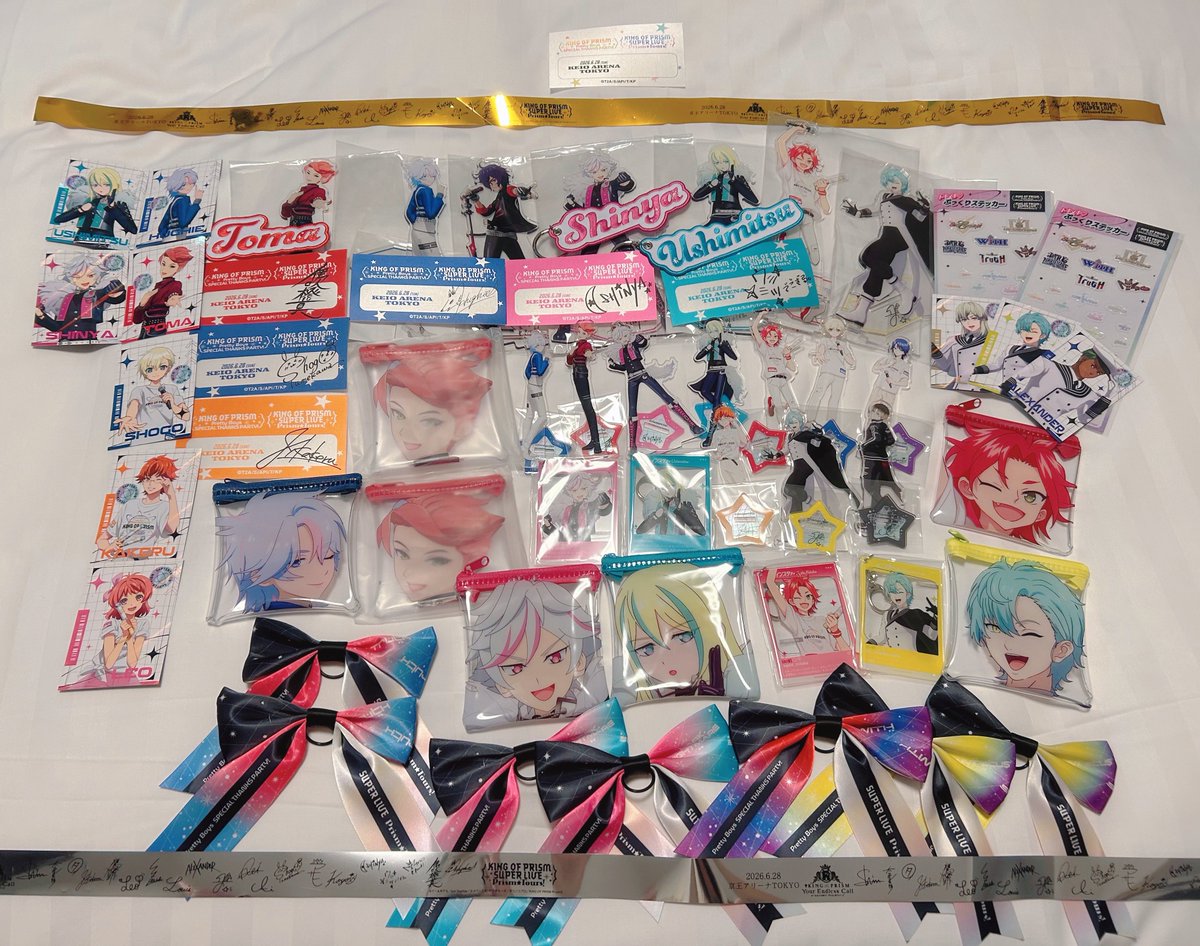 lapo0905_p's tweet photo. 一緒にボーイズフラスタ出したみんなとライブも連番でした
担当バラバラすぎてグッズもフラスタ絵の担当決めもスムーズに決まってよかったね✌️
全員がスパライに本気すぎて終わってしまった今マジチョー寂しいしかない‼️😭絶対また楽しいプリ活しような！！！！ https://t.co/KnFMJ1pKZL