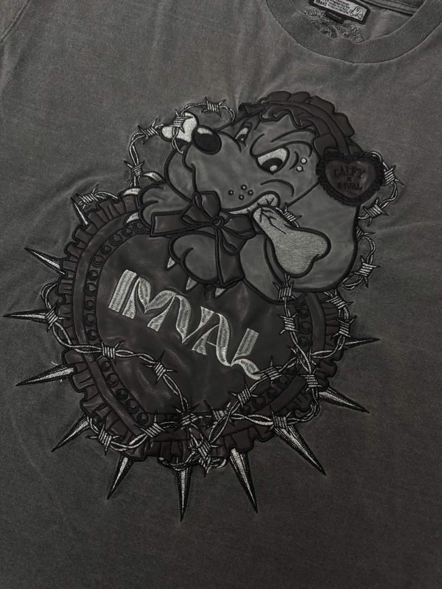 QOOZA_JP's tweet photo. 🩶IMVAL×GALFY🩶
Doll Dog Damaged TEE https://t.co/N6HwjhIec3