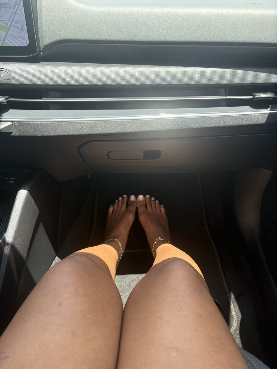 Cherryluvyou's tweet photo. 👣✨ #feetworshi̇p #feet #toes #feetfetısh 🦶🏽🤍 https://t.co/EzVZSwyziA