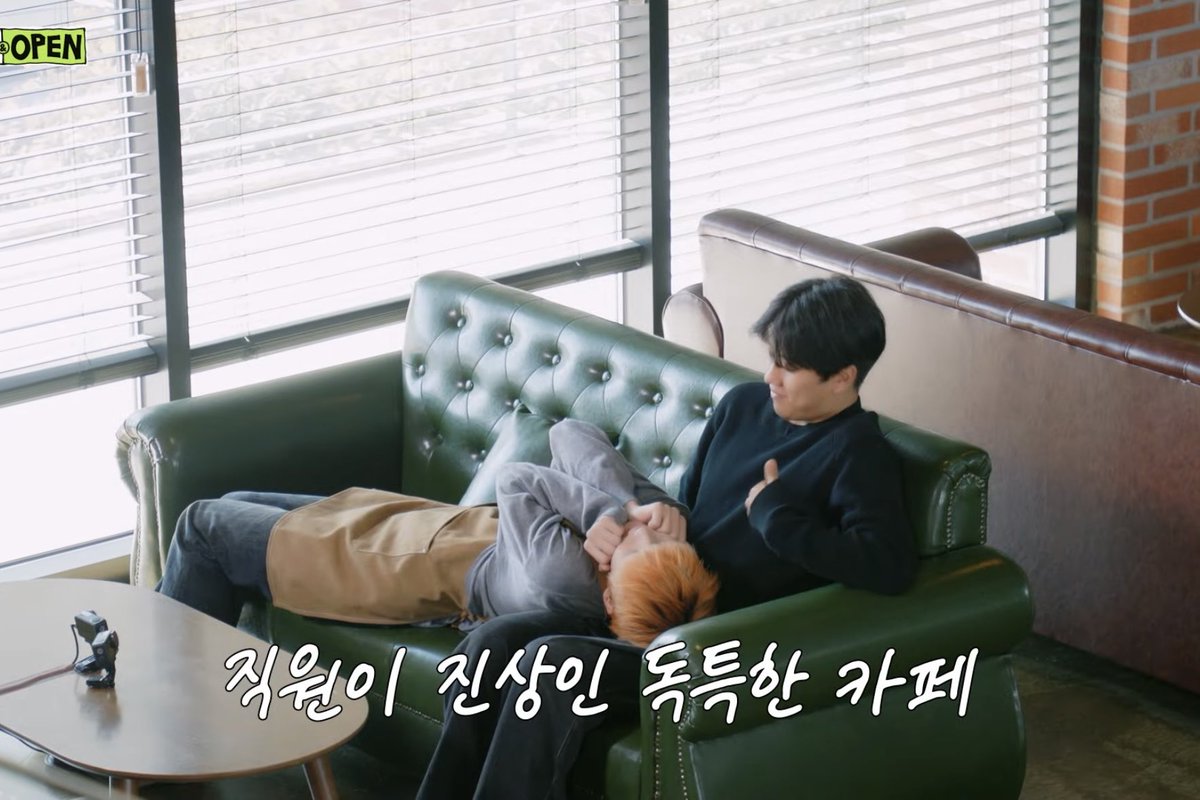 kendyyiii's tweet photo. 직원이 진상인 독특한 카페 https://t.co/8NuJUE9r9c