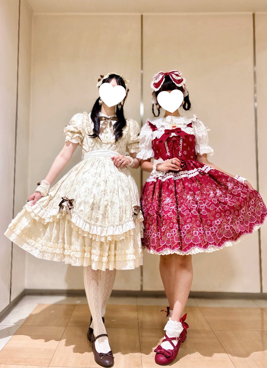kawaii_kayu's tweet photo. akiちゃんとニナスのアフヌン🌹
アイスの乗ったミルクティー初めて飲んだ🍨
苺のアフヌンだったのでいちご刺繍おろしたよ🍓 https://t.co/Dm7oTXs37Q