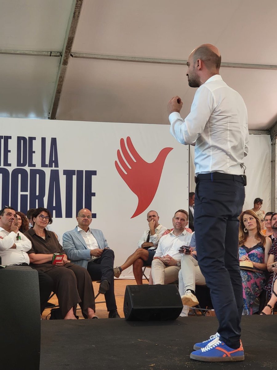 GrudlerCh's tweet photo. Plaisir d’avoir participé ce dimanche à la fête de la démocratie organisée à Versailles par @jnbarrot. Un moment d’excellents échanges d’idées, de rencontres et de détermination. Avec @bayrou @YaelBRAUNPIVET…
Bravo pour cette initiative fortifiante ! https://t.co/5Y8SHOSVCr