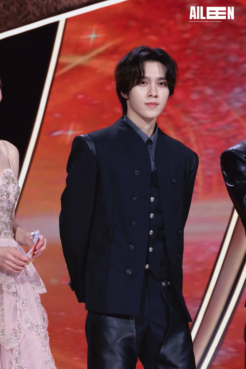 AILEEN_L5T7A6's tweet photo. 【260628】东方风云榜
✌🏻

#HENDERY #헨드리 #黄冠亨
#威神V #WayV #WeishenV https://t.co/EGaKzNZszN
