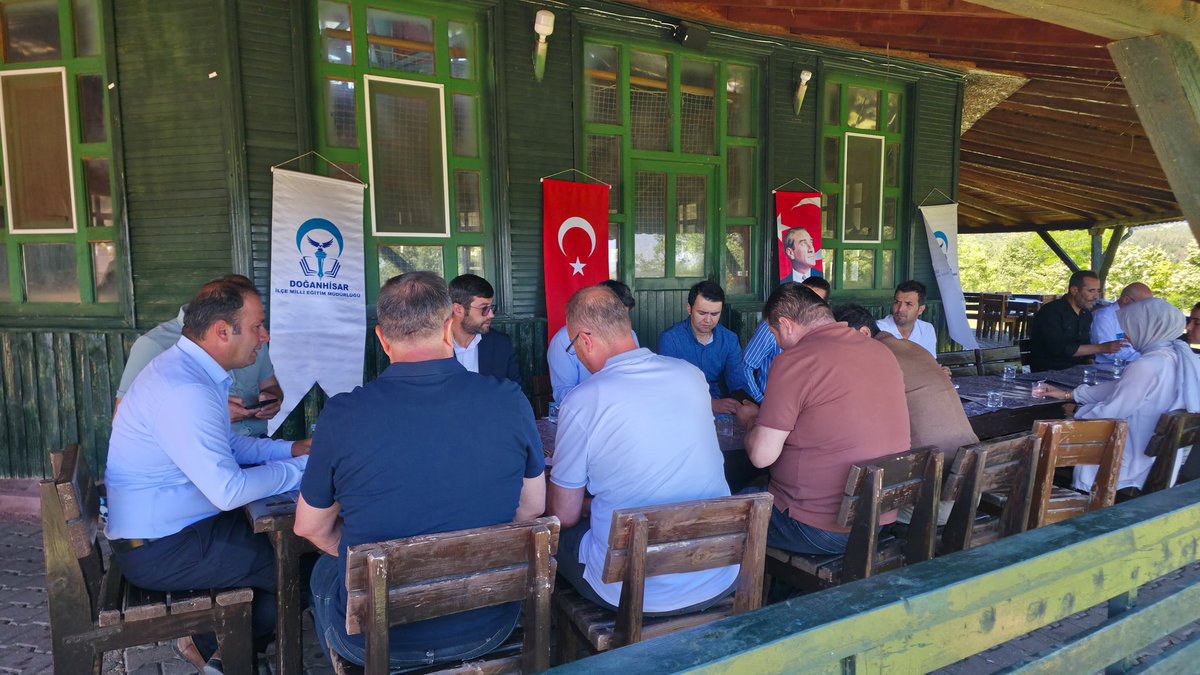 DoganhisarM's tweet photo. 📌 İlçe Milli Eğitim Müdürümüz Sayın Mehmed Akif GÜNDÜZ başkanlığında Şube Müdürlerimiz Abdullah ER, Bektaş KOCABAŞ ve kurum müdürlerimizin katıldığı  2025-2026 Eğitim Öğretim Yılı Sene Sonu Müdürler  Kurulu Toplantısı gerçekleştirildi. https://t.co/TNHUeYQWpM