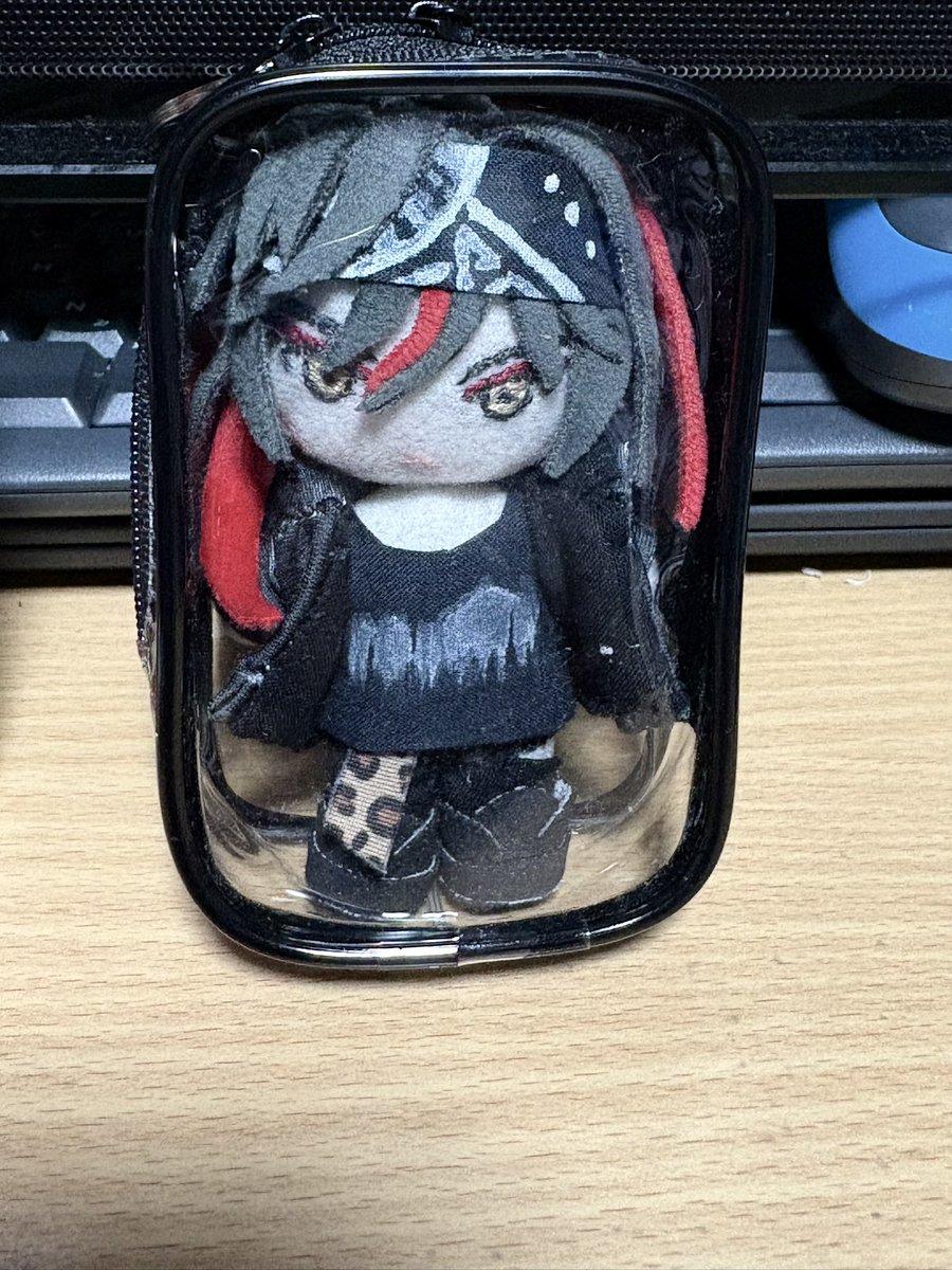 amanosui666's tweet photo. 自分でぬいを作るのって難しいねぇ…手芸得意じゃないのでなんで作ろうと思ったのさ、私_(:3 」∠)_
まだ頭と胴体くっつけてないんだけど…うまくいくだろうか( ；´Д｀)
今日は終わりにしてDVD見よ〜♪ https://t.co/D22wtrlglD