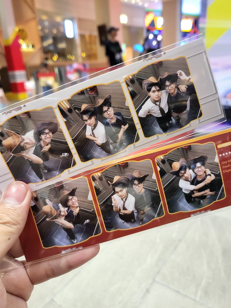 ihantfckmyself_'s tweet photo. mau pose ciuman tapi malu nanti sama mbak mbak yg cetak nya😭 https://t.co/obYImty0Xd