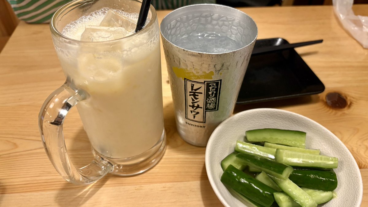 meroncholinist's tweet photo. ぱぴこさんとカラオケ&amp;トリキ楽しかった🐣やっぱり夢王国の民との戯れは元気になるわね🎶 https://t.co/SGlmjDZ7xO