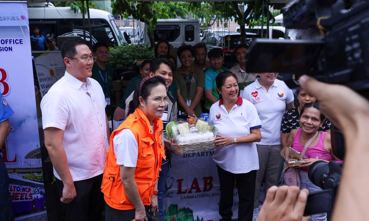 persidaacosta's tweet photo. Part 4: PAO, LUMAHOK SA LAB FOR ALL CARAVAN SA MAKATI CITY 6-23-2026.
#PublicAttorneysOffice #LabForAll #Lab4All #PersidaAcosta https://t.co/s8CSWFBsMX