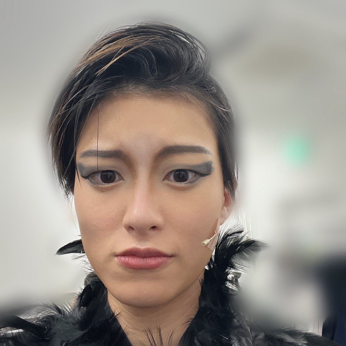 torinokiyomaru's tweet photo. #オクロックガラシャ編 5日目無事終了！
早くも折り返しです、悔いないように残りの公演も頑張ります！
今日は菅井さんに髪の毛してもらってビジュ爆裂でしたので(しかも菅井さんからしたいと直々に言って貰えた(ここ重要))絶対髪の毛崩したくなかったマンの過程を...ALT！
公演後は美味しいつけ麺！！ https://t.co/52DumBGXbU