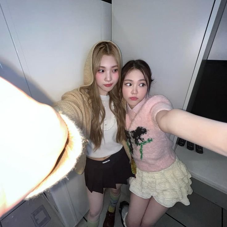 chelmythac's tweet photo. masih suka banget sama 2 foto kalgukjju yg juun ny masih blonde skskks, kek lucu aja jirr 😭🤭 https://t.co/LOOuDJTPTO