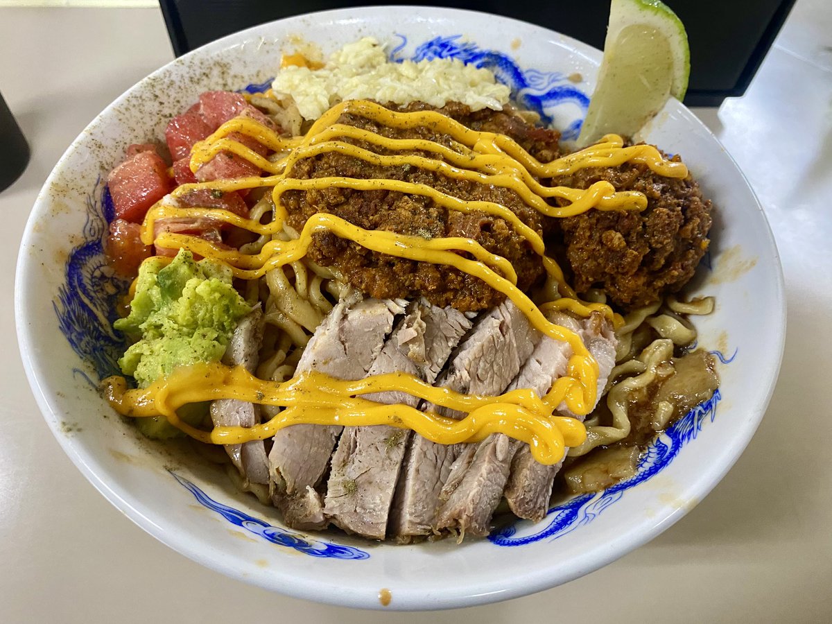 kururu000000's tweet photo. 太宰本店
6/27.28限定
スパイシーメキシカンまぜそば

ミンチにハラペーニョを感じ濃厚でスパイシー感GOOD🔥
トマト、ライムでサッパリ感もあり最後まで楽しめて美味しい👏

2日間のみの限定が惜しくまた食べたい一杯🙏 https://t.co/7N2cHTLbbw