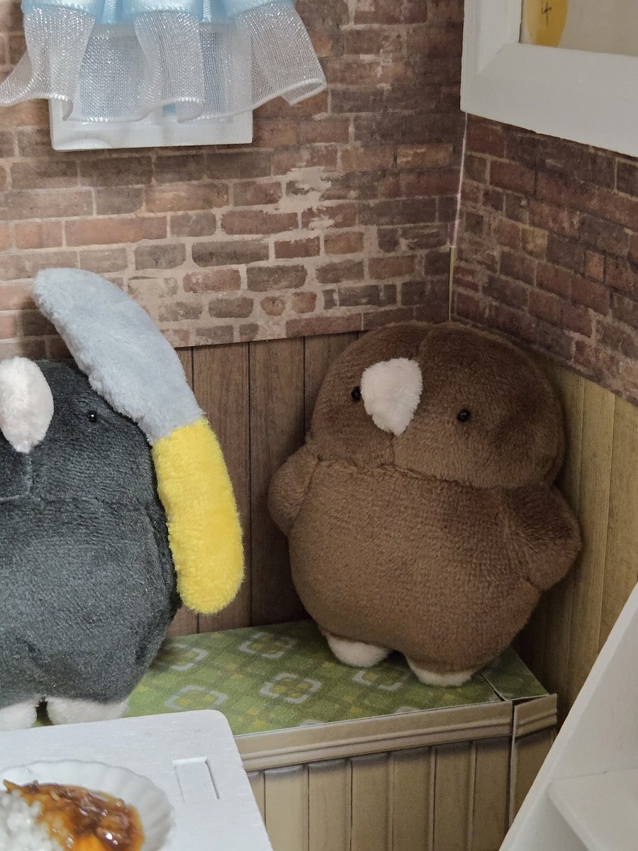 sleeping_less's tweet photo. 壁にとけこむタイプのもぐらだ https://t.co/obfqabbJbt