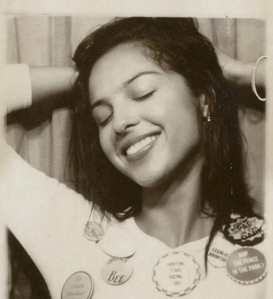 suburbsliv's tweet photo. olivia rodrigo presents daisy chain fields (2026) 🌻 https://t.co/CVzu2N7PSz