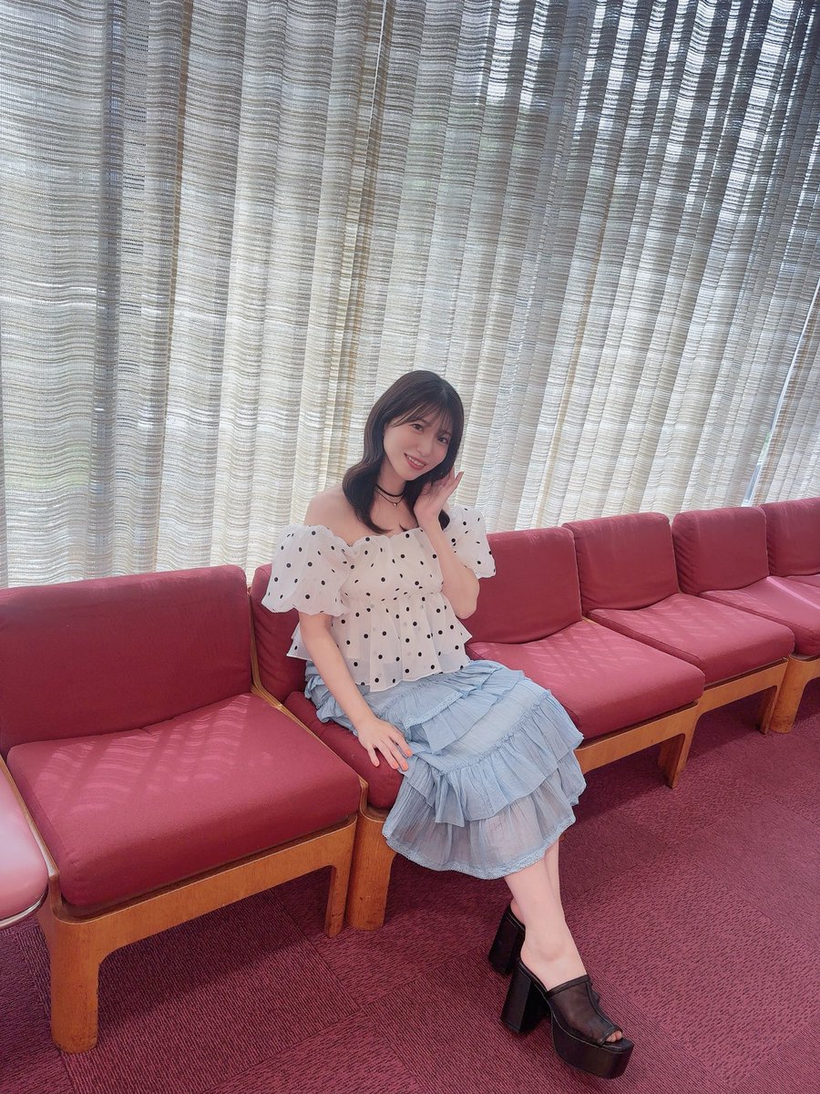 annakoto117's tweet photo. 1部2部で雰囲気変えてみました👚
#ことばとば https://t.co/hXXbGCVF8I