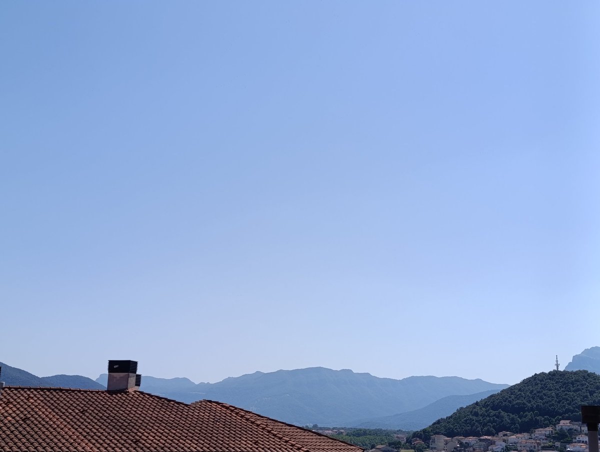 MeteOIot's tweet photo. 16°C de mínima i 36°C a aquesta hora a #Olot https://t.co/hyqYWFua3A