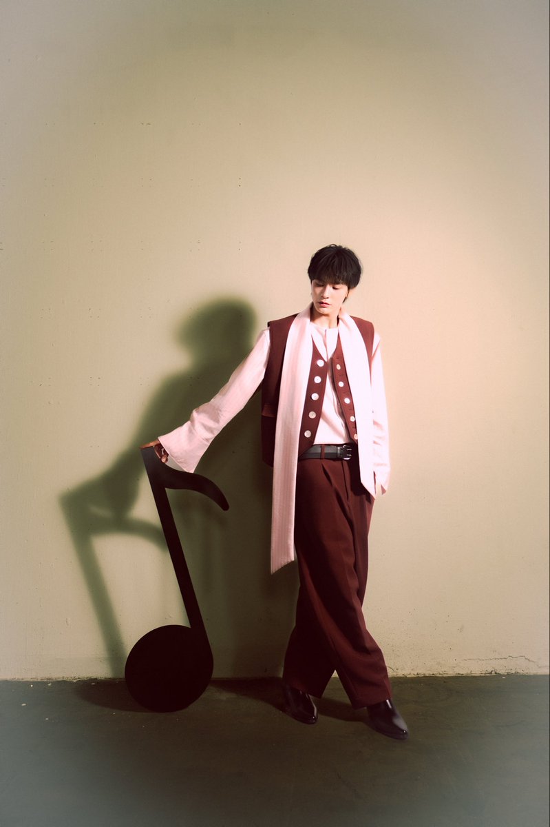 DANGHONGHAI_X's tweet photo. Your Little Prince 🩷

#DANGHONGHAI #당홍하이 #LOFFICIELHOMMESVNCover #STADIUM #TINHHASAYHI https://t.co/KWlx6Zsoe9