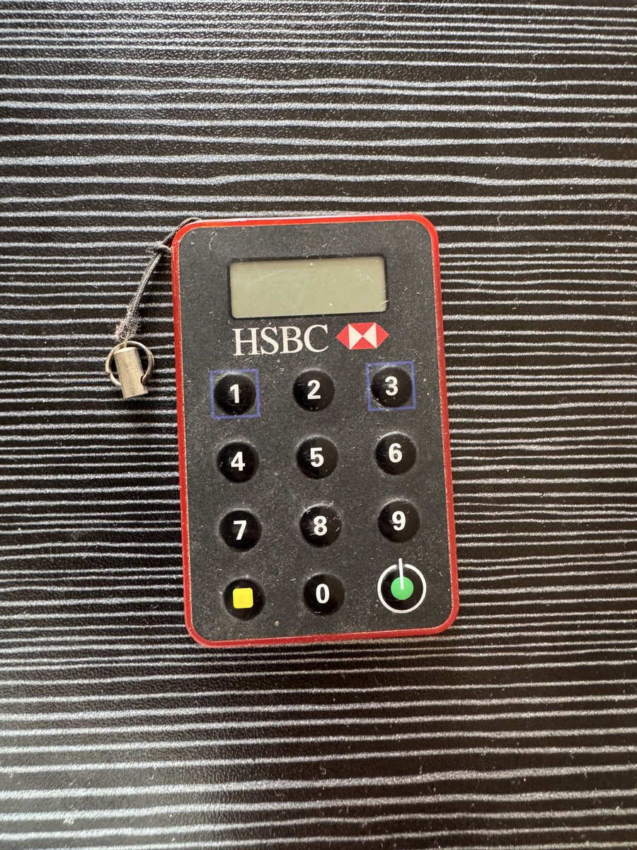 skh27's tweet photo. Madam is asking to go back to these. Imagine holding 3-10 such devices. https://t.co/etUh1y8l4V