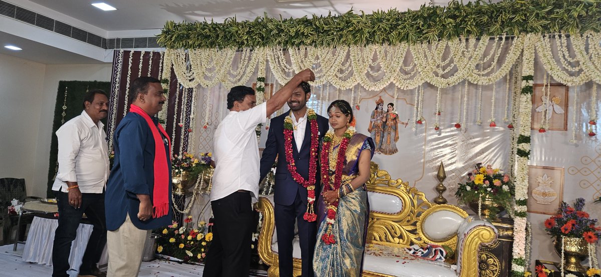 MTMJanasena's tweet photo. మచిలీపట్నం నియోజకవర్గంలో జరిగిన పలు వివాహ కార్యక్రమాల్లో పాల్గొనడం జరిగింది https://t.co/pd1XhoB5Oh
