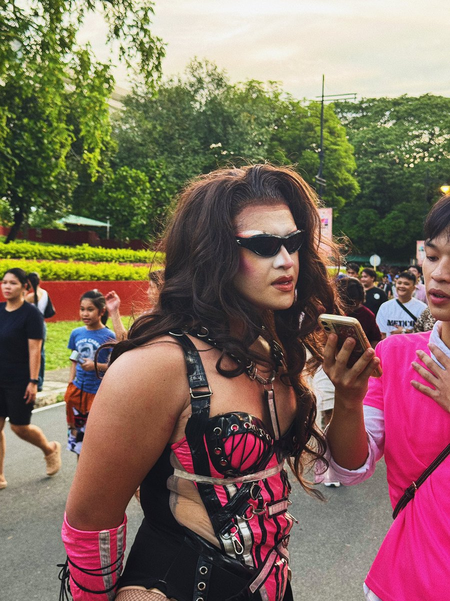 bohosiseol's tweet photo. keri lang ba kayo i-welcome sa pink pony club? ah bawal sige sige https://t.co/cFNxsWVsPS