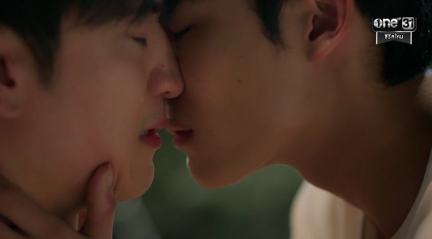 fforcelov's tweet photo. a kiss full of pain 😭

THE EDGE OF HORIZON EP2
#อรุณรุ่งEP2 https://t.co/VgDHGOIBip