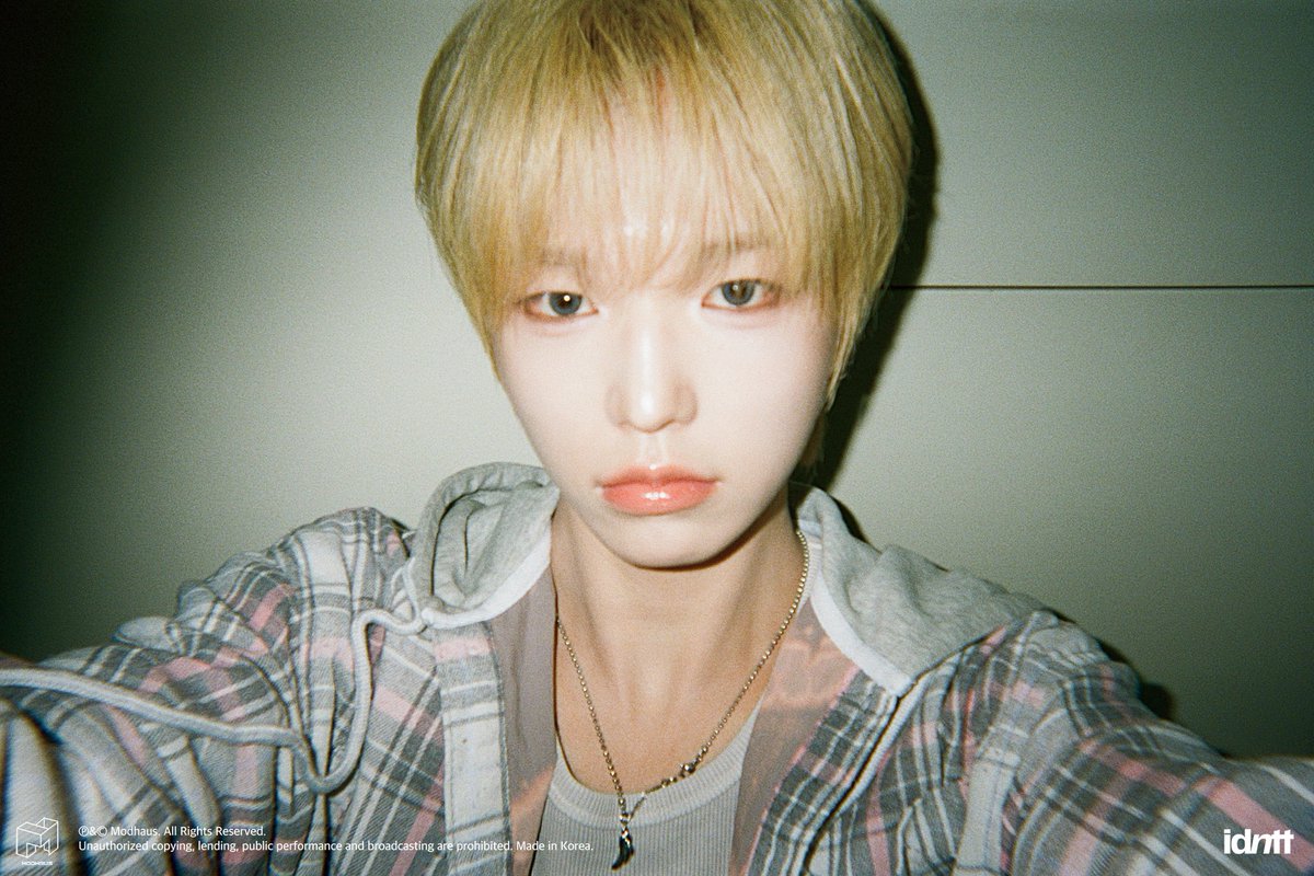 LJYzip's tweet photo. behind : japan event

#LeeJaeYoung #이재영 #idntt #아이덴티티 https://t.co/DdF7eZVLkI